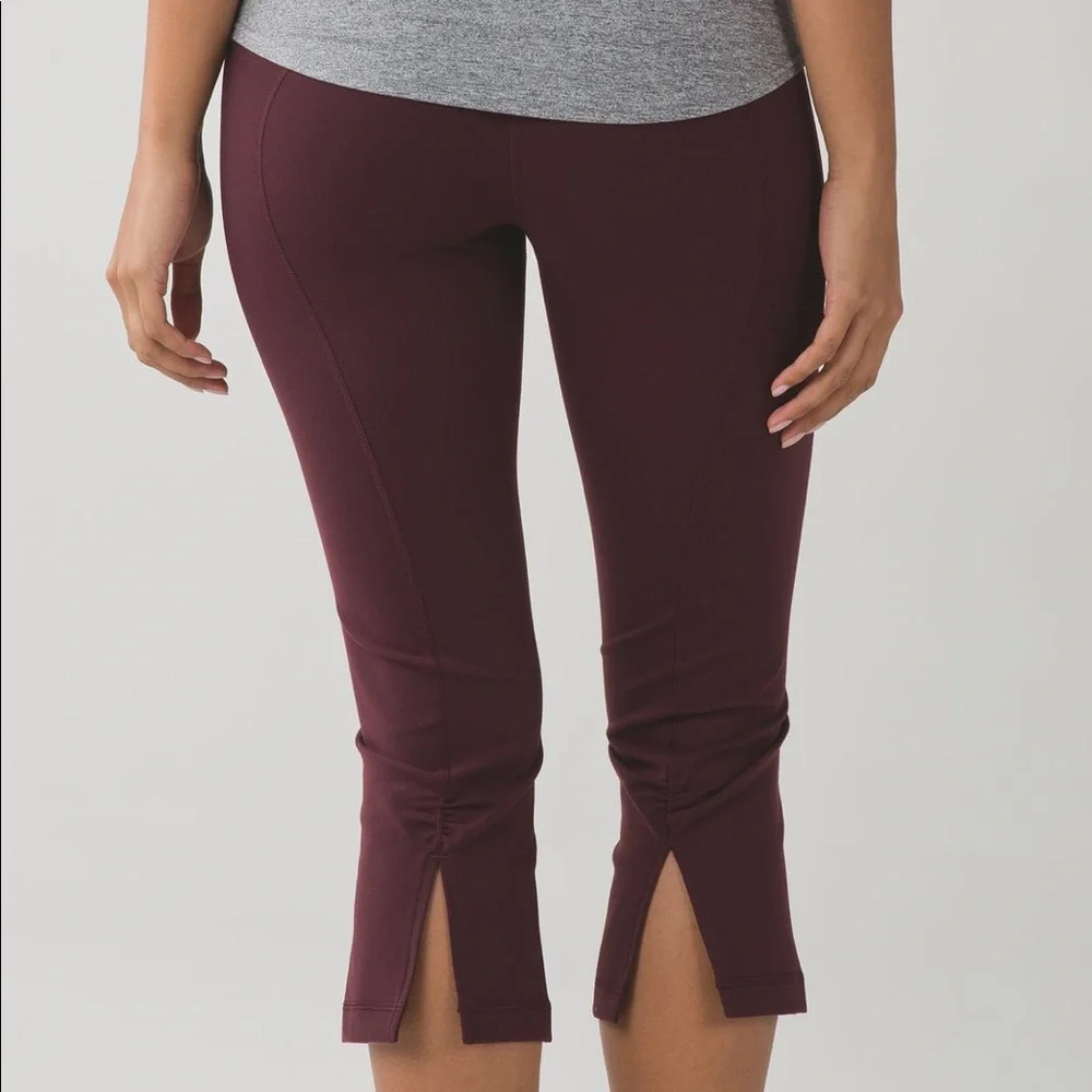 Lululemon Gather & Crow Crop Bordeaux